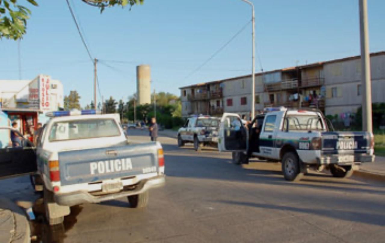 Balas en la noche de las 512: Tres heridos y un barrio que exige respuestas
