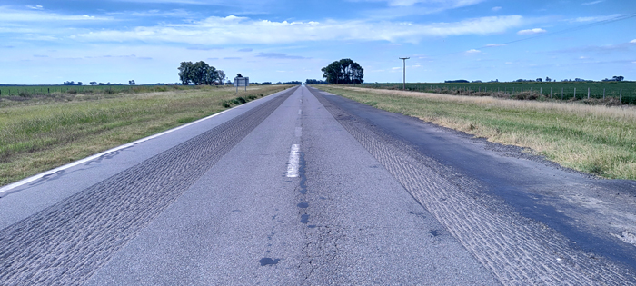 Comenzaron tareas de bacheo urgente en la Ruta 188 mientras avanza el proceso para restablecer el peaje