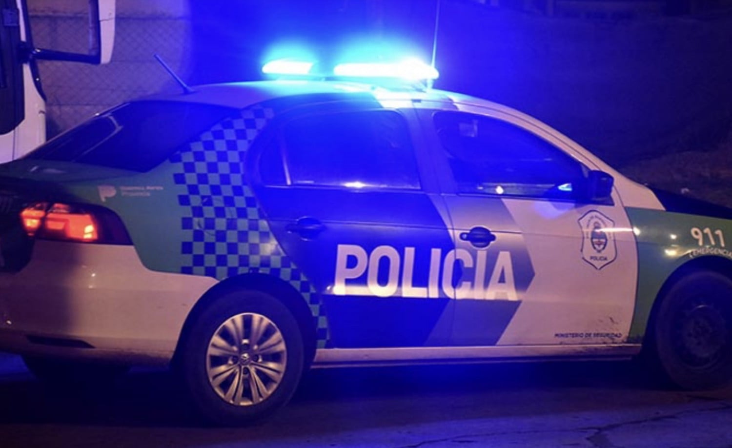 Madrugada de horror: su ex apareció armado y la amenazó de muerte