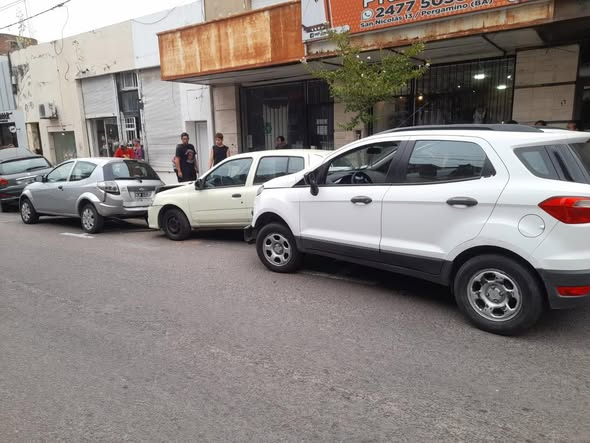 Choque múltiple en calle San Nicolás