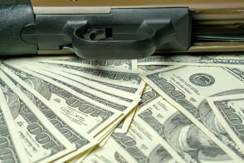 Allanamiento explosivo: hallaron armas, dólares y una escopeta con pedido judicial