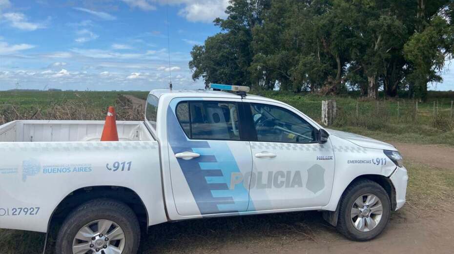 Locura y terror cerca del Inta: balearon a un policía y huyeron en el móvil