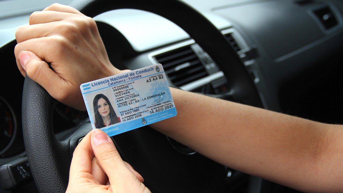 Proponen que no sea obligatorio pagar multas para renovar el carnet de conducir en Pergamino