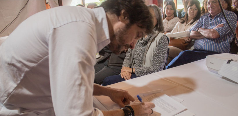 inta firma.jpg