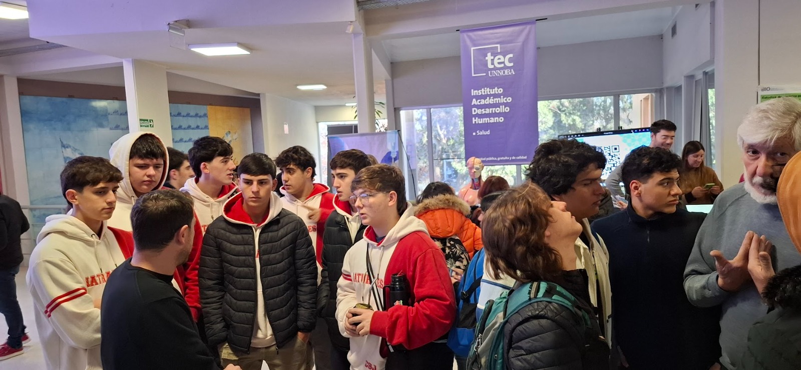 alumnos-unnobajpg-2